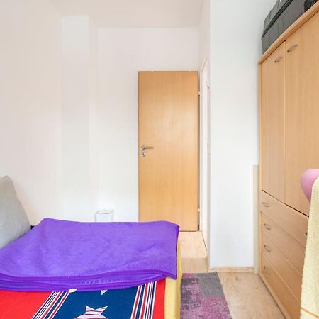 Schoenes Zimmer Im Charmanten Haus Berlin Luaran gambar