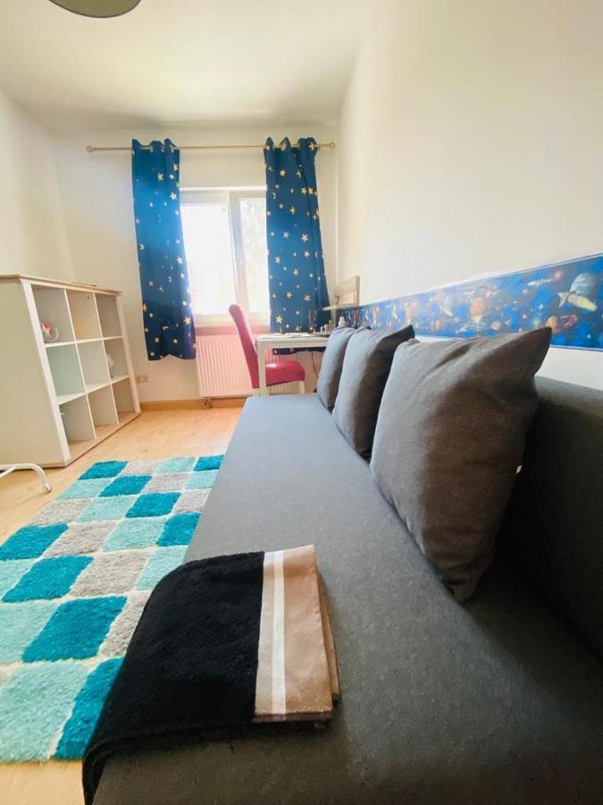 Schoenes Zimmer Im Charmanten Haus Berlin Luaran gambar