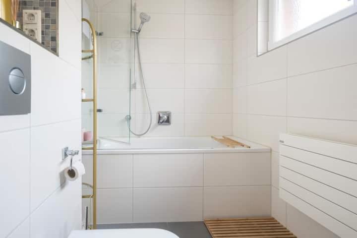 Schoenes Zimmer Im Charmanten Haus Berlin Luaran gambar