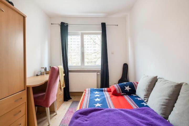 Schoenes Zimmer Im Charmanten Haus Berlin Luaran gambar